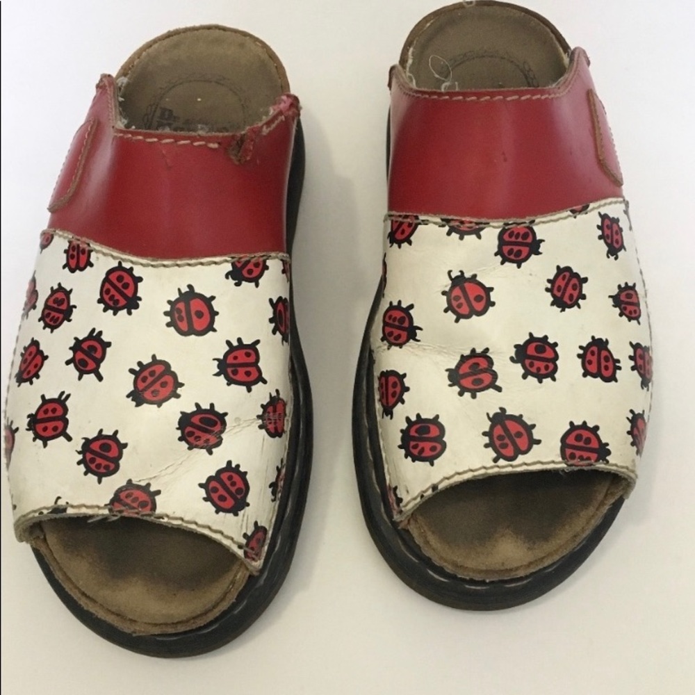 ISO these Dr Martens women’s size 8